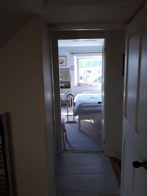 No. 27'S Self-Catering Flat For A Memorable Break. Bridport Exterior photo