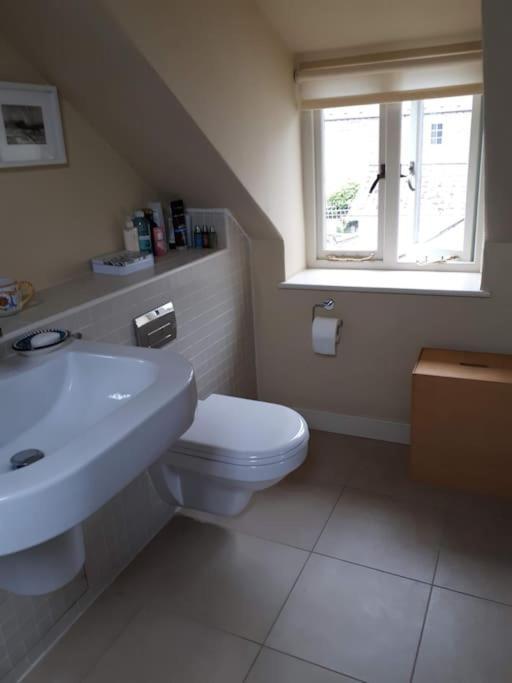 No. 27'S Self-Catering Flat For A Memorable Break. Bridport Exterior photo
